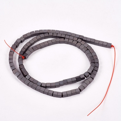 Hematit kostičky, 3x3 mm, návlek